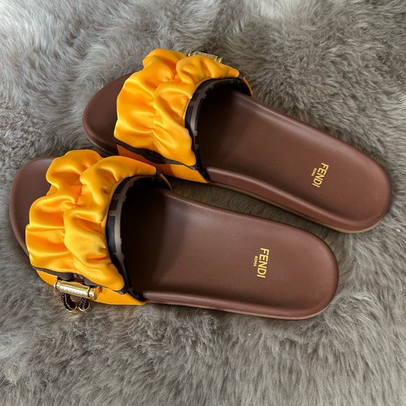 Fendi FEEL satin illusion FF slides - Picture 4 of 13